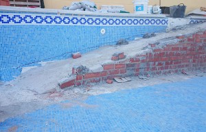 Reparación y construcción escaleras para piscinas