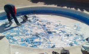 Reparacion y sustitucion de gresite de piscinas en Castellón y Benicassim