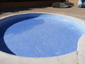 Reparacion y sustitucion de gresite de piscinas en castellón y Benicassim